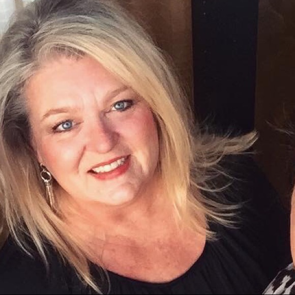 Meet your Posher, Pam - Picture 2 of 2